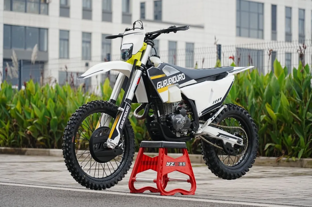 Кроссовый мотоцикл GURUENDURO AIR PRO HUS YBH300